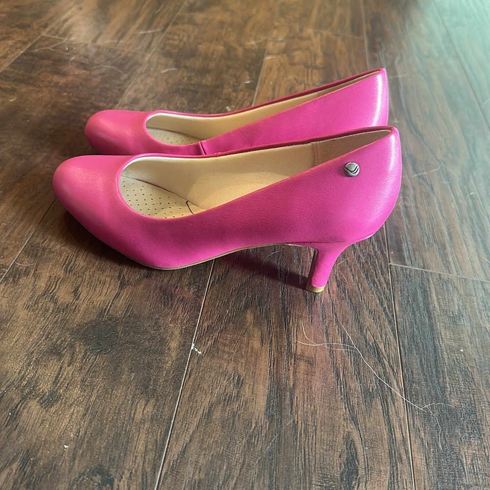 New Hot Pink Lifestride Pumps